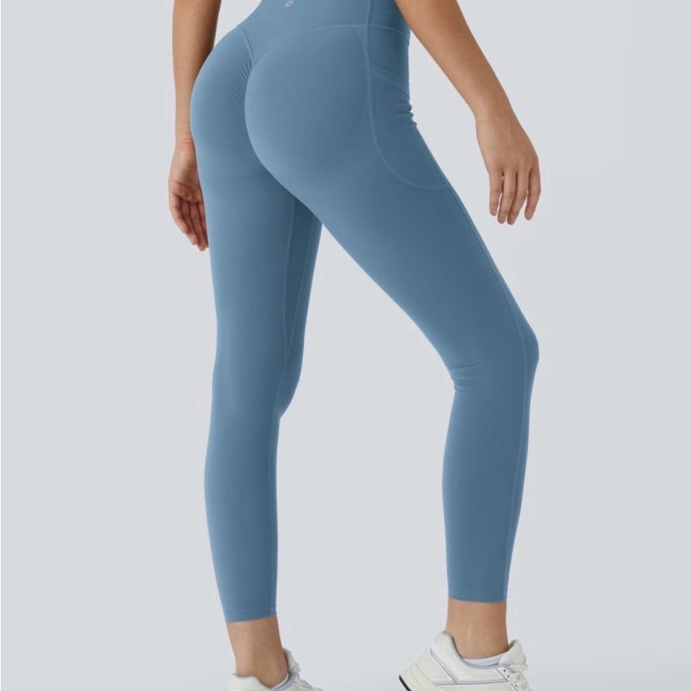 HALARA high waisted scrunch butt lifting tummy control pocket shaping Leggings